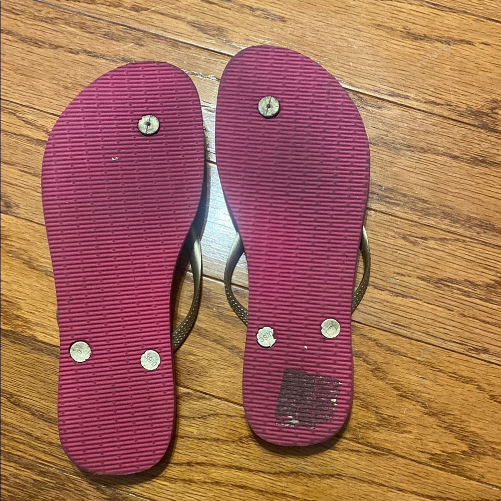 Havaianas Pink and Silver Sandals with Floral Design - Picture 2 of 2